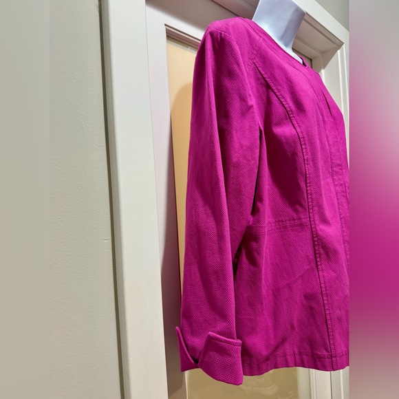 Chico’s Size 3 (XL) Magenta Textured Blazer | Hook & Eye Statement Jacket - Picture 7 of 17